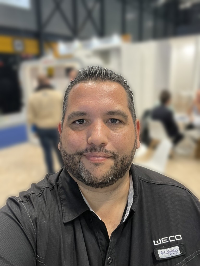 Ricardo Caro Mateo presso lo stand di WeCo a Genera 2025, a Madrid